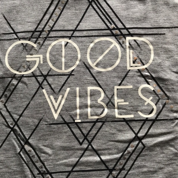 1 LEFT! NEW Graphic Good Vibes plus size top 1X - Picture 7 of 8